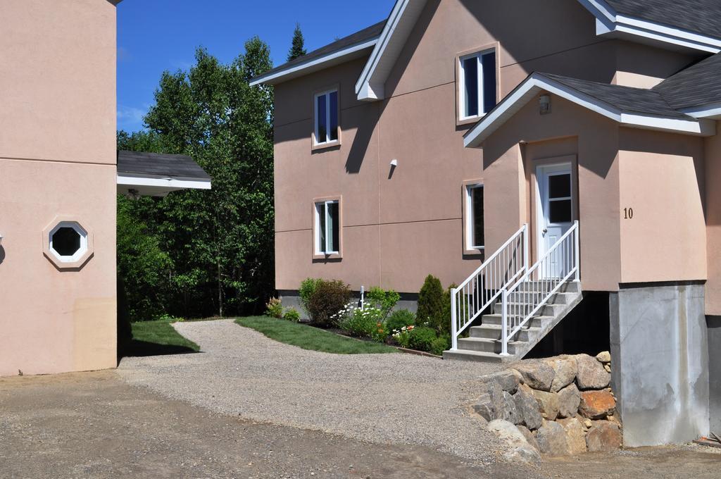Hotel La Taniere De L'Ours Saint-Donat-de-Montcalm Zimmer foto