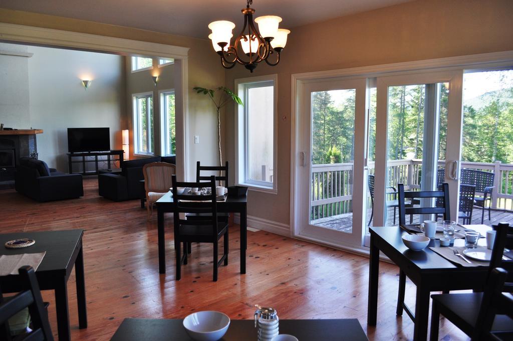 Hotel La Taniere De L'Ours Saint-Donat-de-Montcalm Zimmer foto
