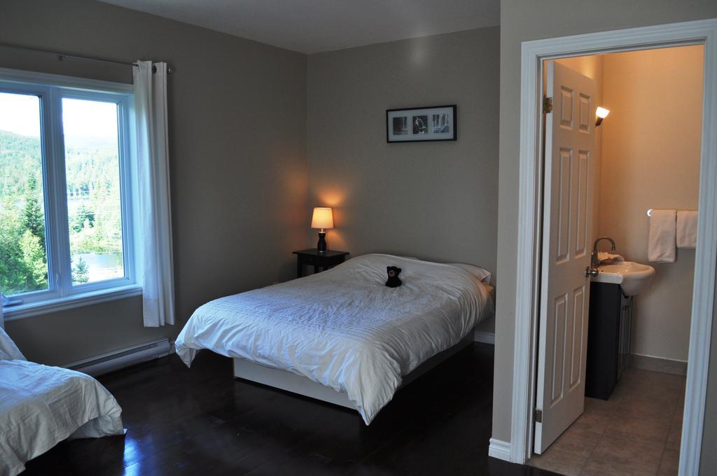 Hotel La Taniere De L'Ours Saint-Donat-de-Montcalm Zimmer foto