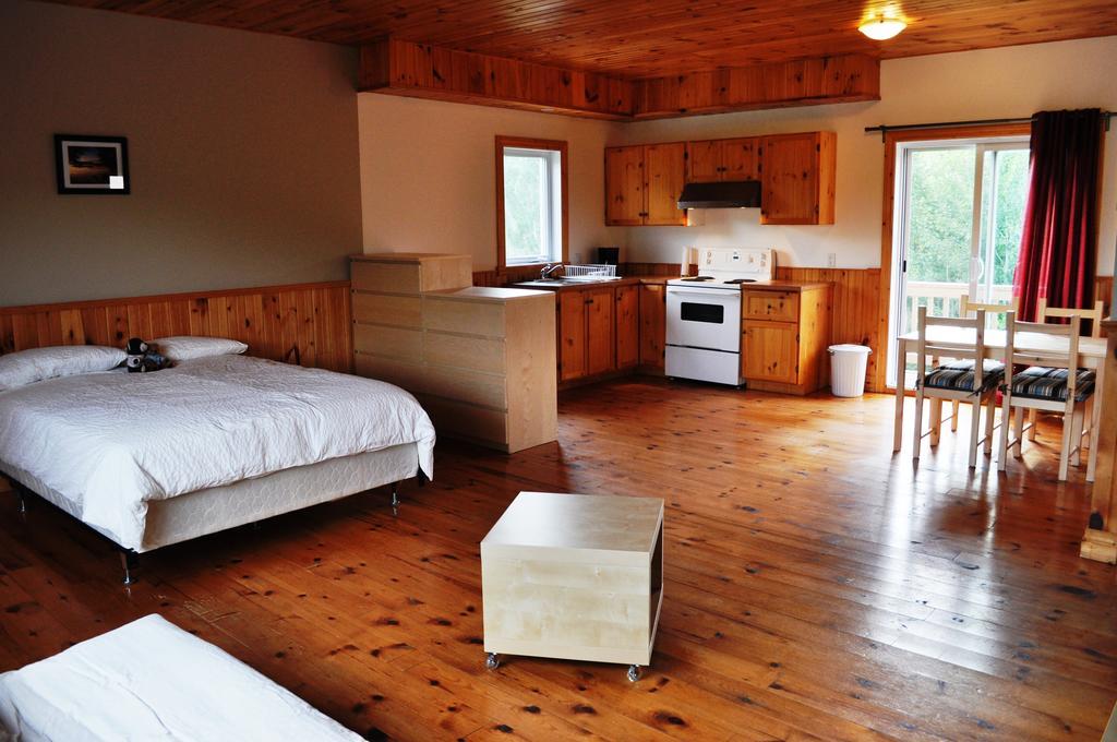 Hotel La Taniere De L'Ours Saint-Donat-de-Montcalm Zimmer foto