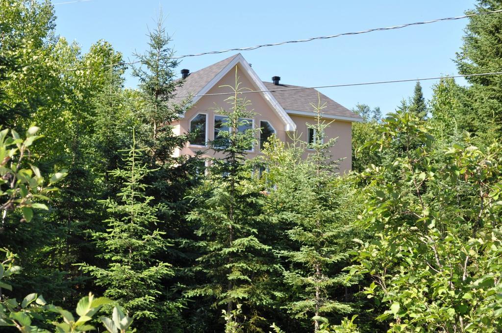 Hotel La Taniere De L'Ours Saint-Donat-de-Montcalm Exterior foto